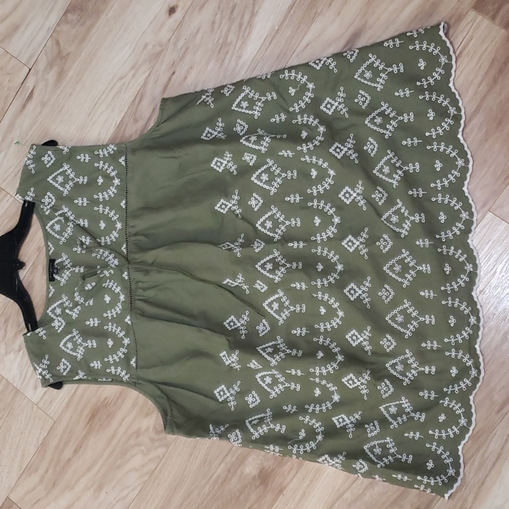 Talbots Sage Green Sleeveless Blouse with White Embroidery